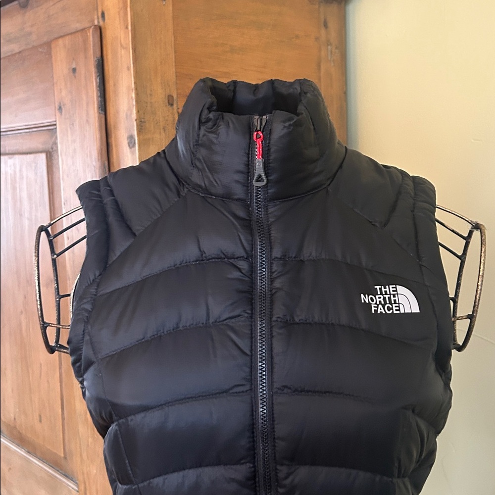 The North Face Women's Summit Series 800 Black Insulated Vest - Picture 4 of 12